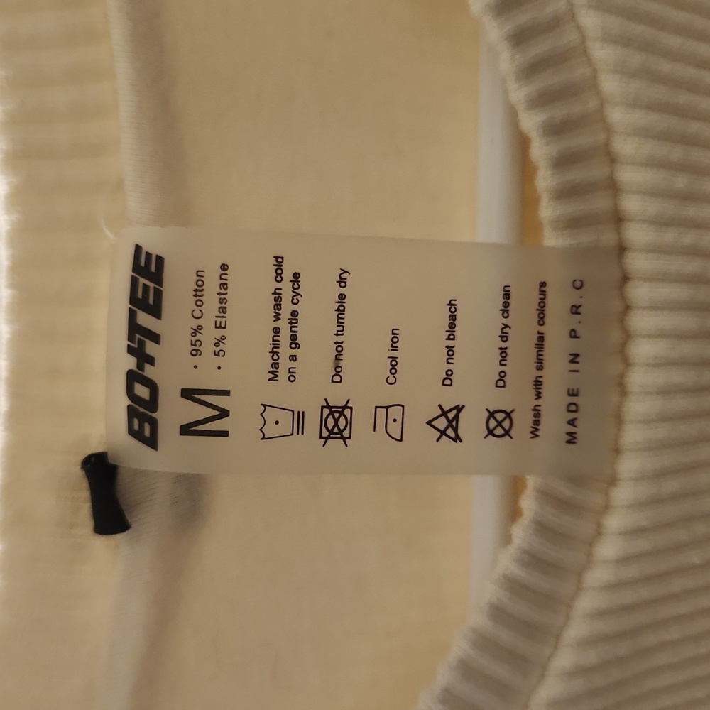 Bo and Tee cream Workout tshirt. Size M - Picture 9 of 9